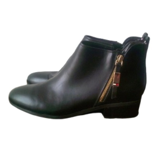 Tommy Hilfiger Black Ankle Chelsea Boots with Zipper - Picture 1 of 7